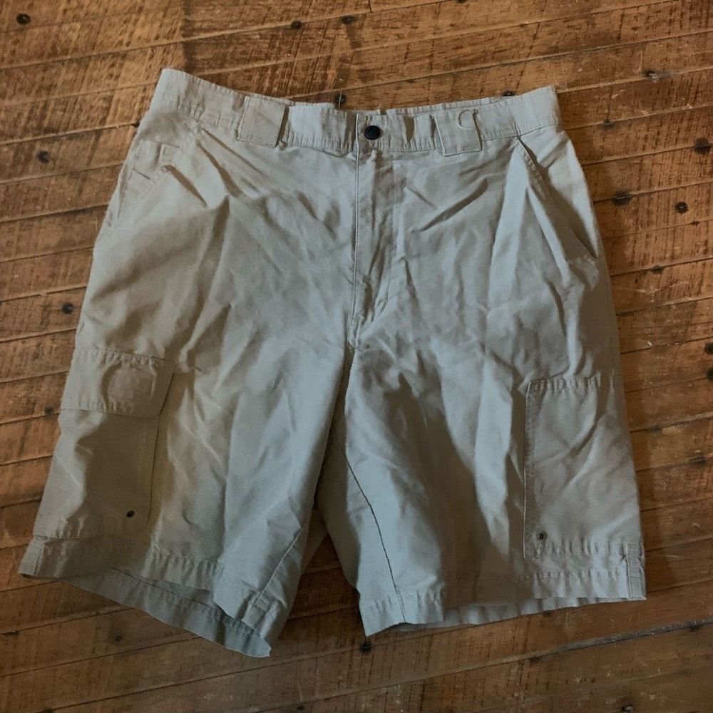 Eddie Bauer tan athletic flat front size 34 gorpcore shorts
